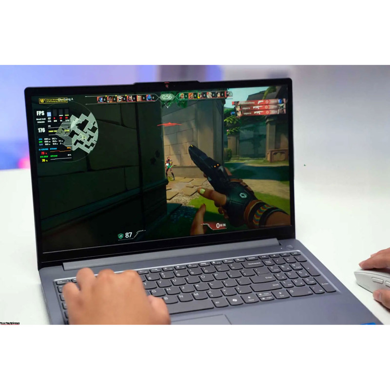 لپتاپ لنوو مدل LOQ 15IAX9E با پردازنده Core i5-12450HX و گرافیک RTX2050 4GB، رم DDR5 16GB با فرکانس 4800MHz، حافظه SSD با ظرفیت 512GB، نمایشگر 15.6 اینچ IPS با وضوح Full HD و نرخ بهروزرسانی 144Hz، دارای نور پسزمینه کیبورد